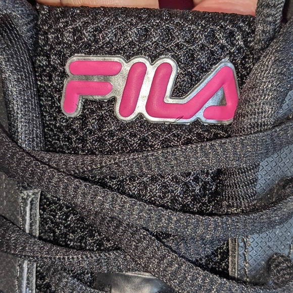 NWOT memory foam sneakers by Fila - Picture 13 of 16
